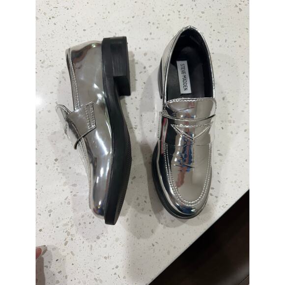 Steve Madden Leedan silver penny loafers NWT womens size 8 - Picture 1 of 5